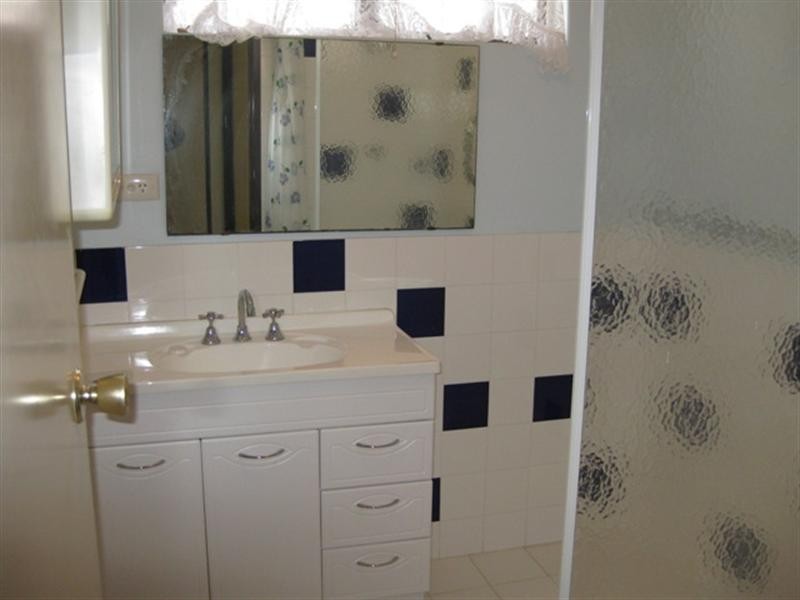 1/64 Railway Parade, Midland WA 6056