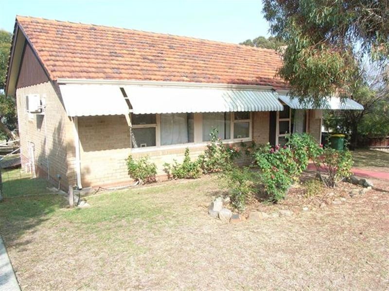 42 Tunnel Road, Swan View WA 6056