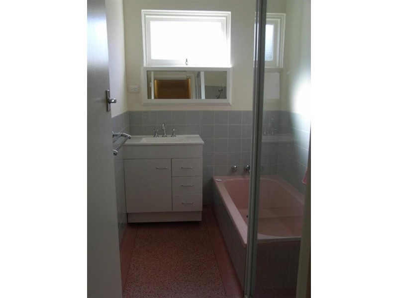 42 Tunnel Road, Swan View WA 6056