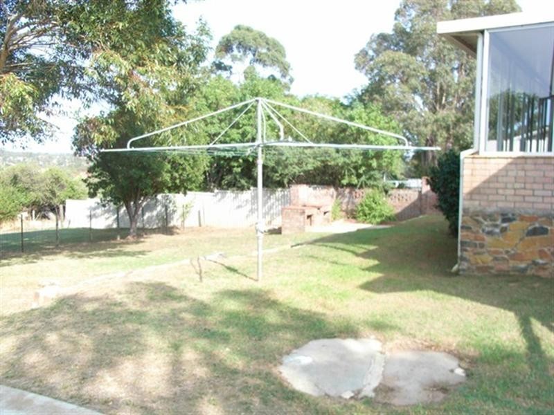 42 Tunnel Road, Swan View WA 6056