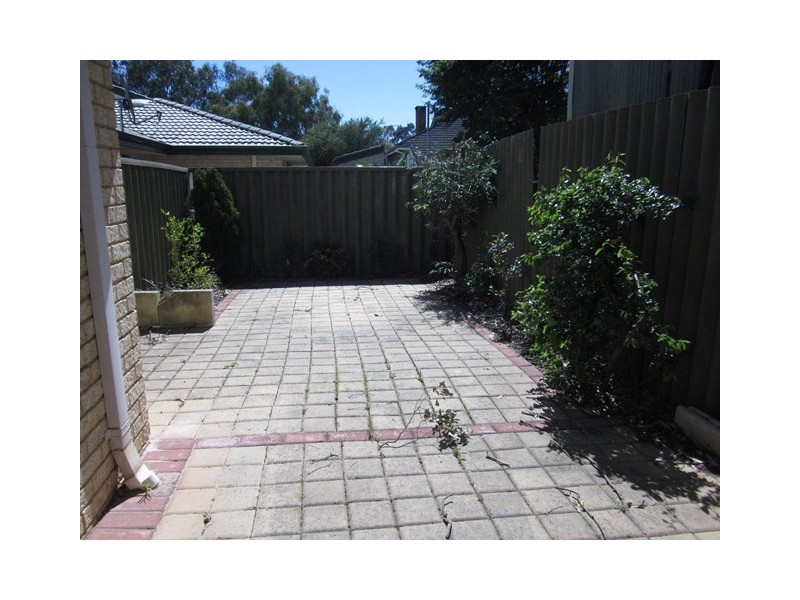 4/33 Holmesdale Road, Woodbridge WA 6056