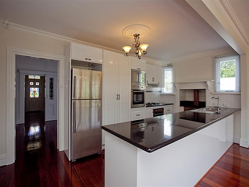 11 Scott Street, Guildford WA 6055