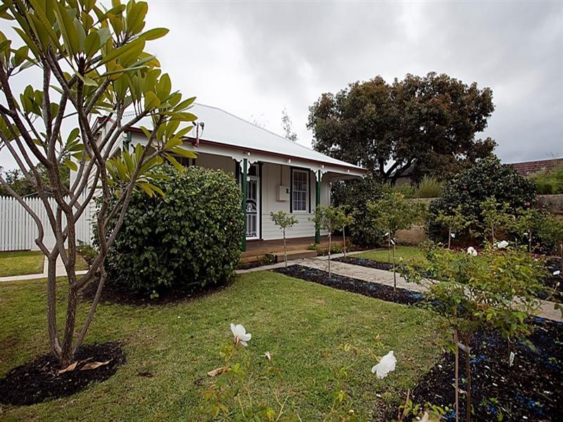 11 Scott Street, Guildford WA 6055