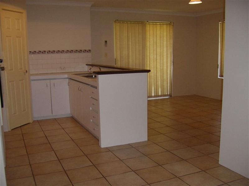 2/49 Mathoura Street, Midland WA 6056