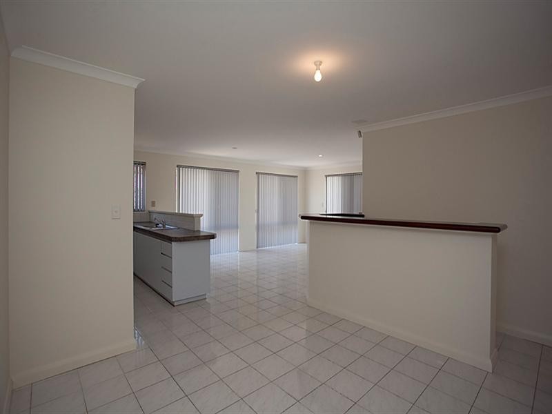 16 Tuscany Place, Caversham WA 6055