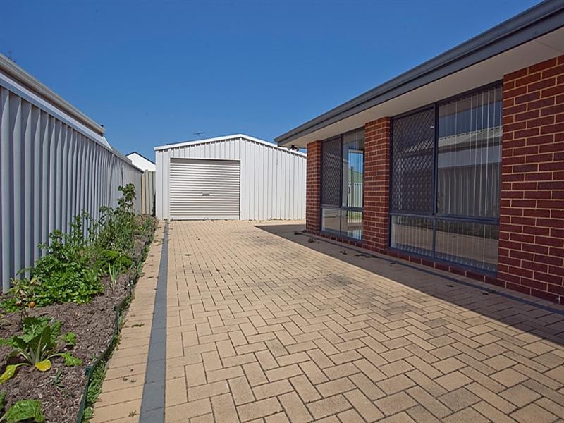 16 Tuscany Place, Caversham WA 6055