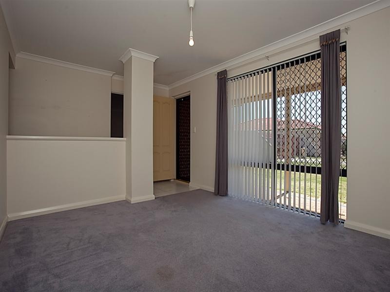 16 Tuscany Place, Caversham WA 6055