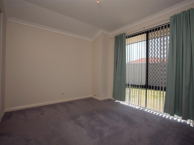 16 Tuscany Place, Caversham WA 6055