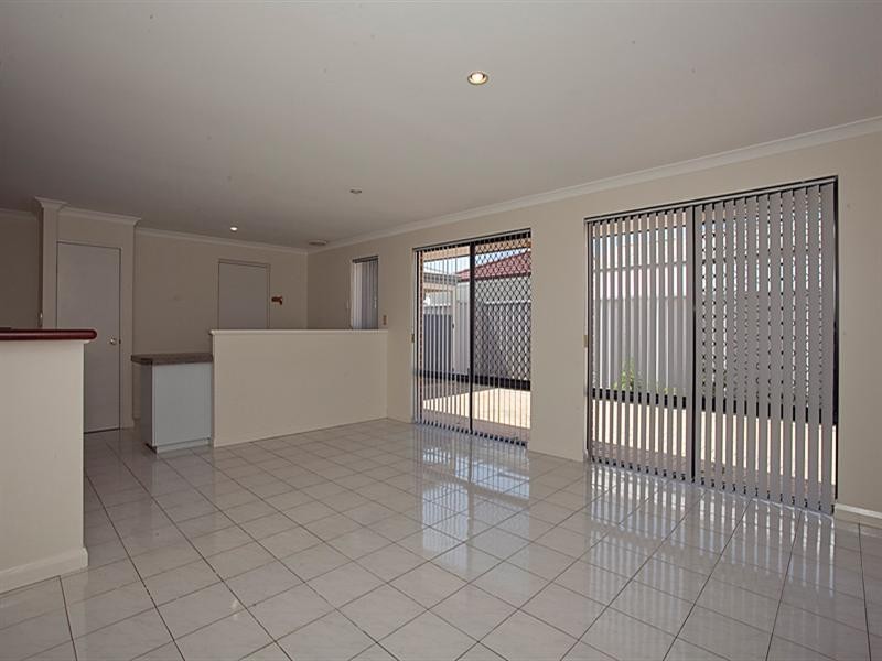 16 Tuscany Place, Caversham WA 6055