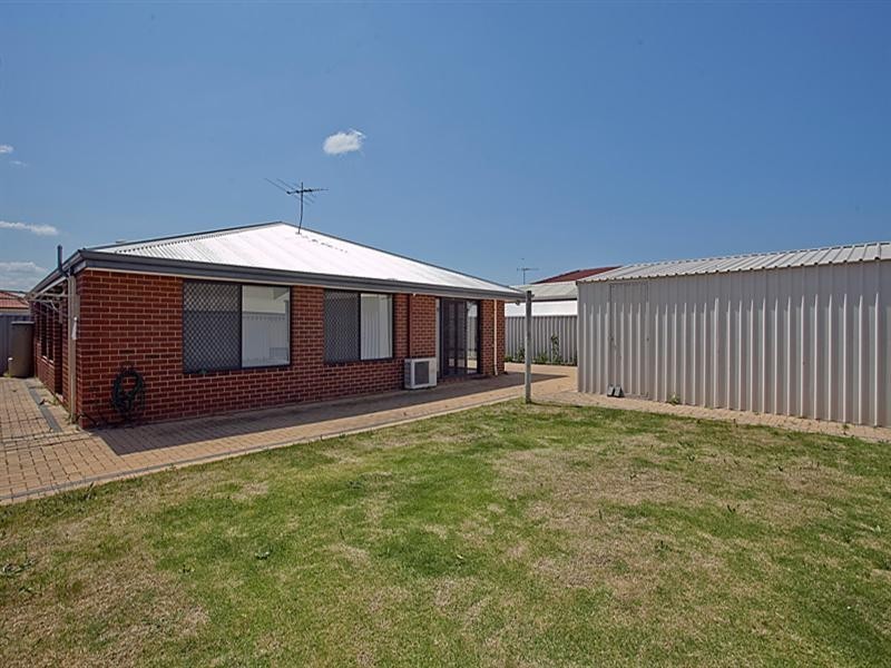 16 Tuscany Place, Caversham WA 6055