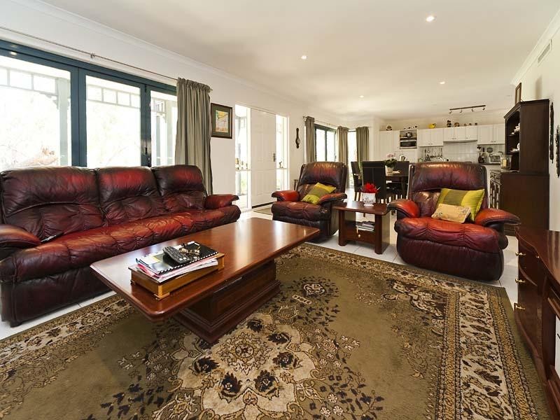 18 Muja Lane, Woodbridge WA 6056