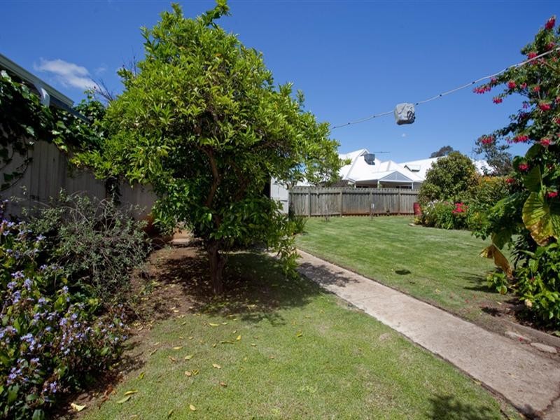 7 Water Street, Guildford WA 6055