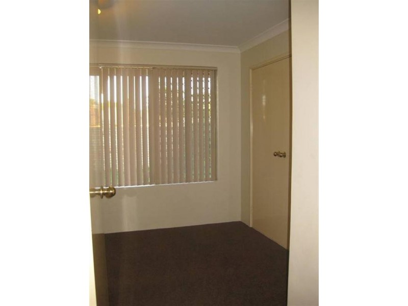 4/11 Hyde Street, Midland WA 6056
