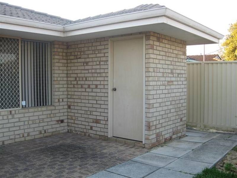 4/11 Hyde Street, Midland WA 6056