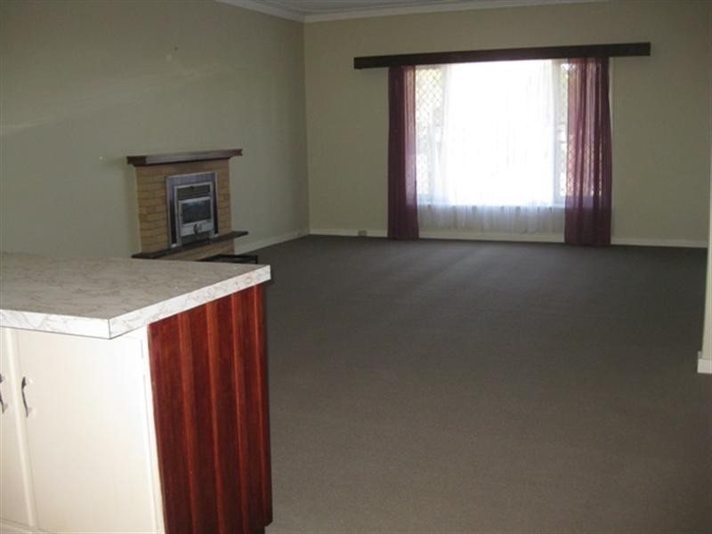 14 Stirling Close, Swan View WA 6056