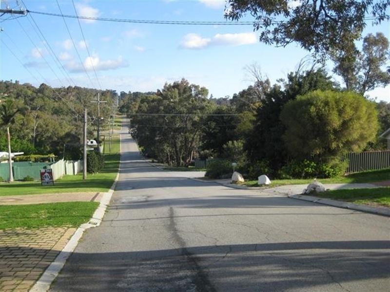 14 Stirling Close, Swan View WA 6056