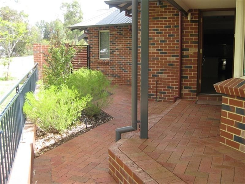 Unit 1/2 Hebe Lane, Woodbridge WA 6056