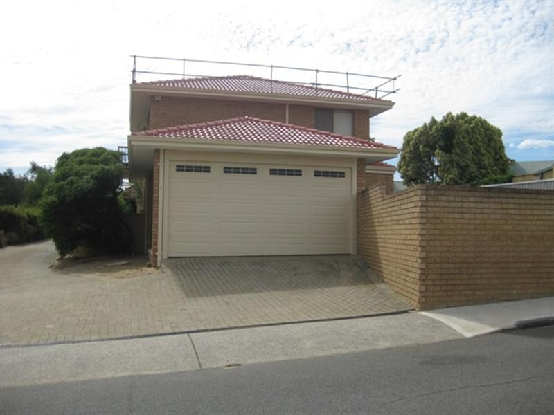 1/6 Mills Avenue, Bayswater WA 6053