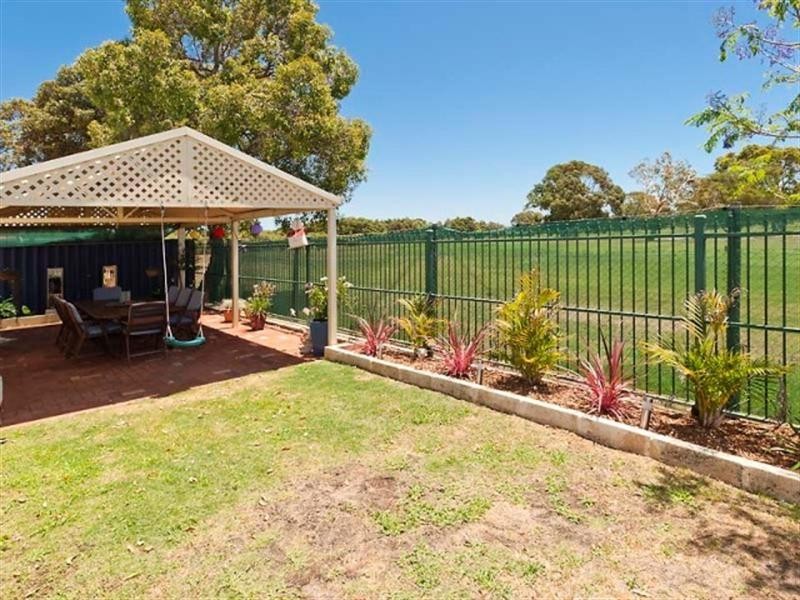24 Gentle Circle, South Guildford WA 6055