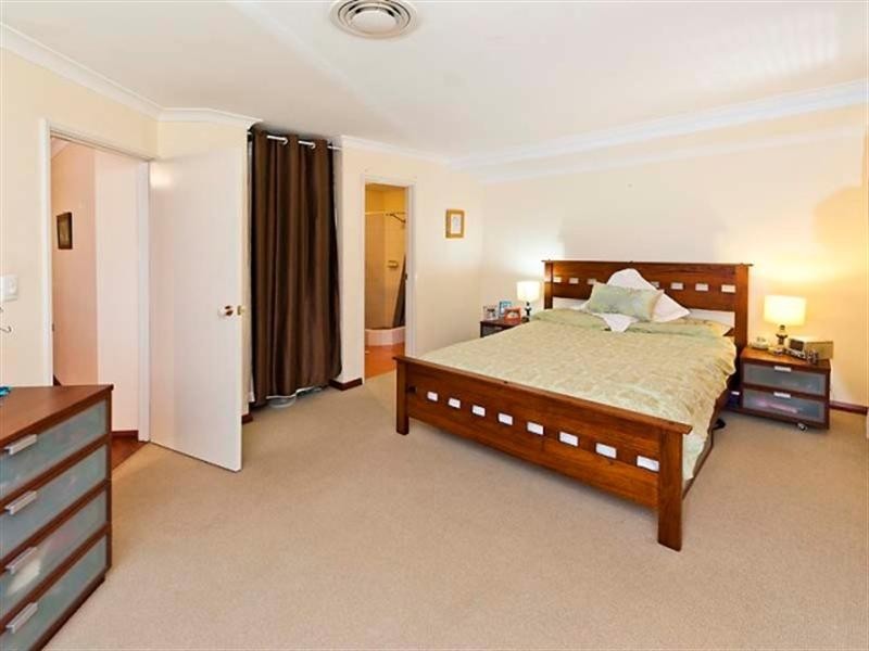 24 Gentle Circle, South Guildford WA 6055