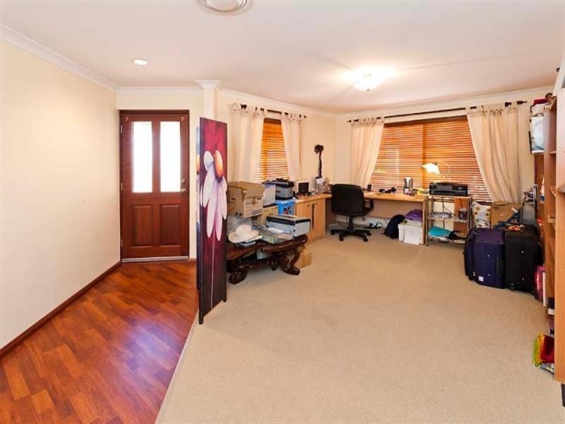 24 Gentle Circle, South Guildford WA 6055