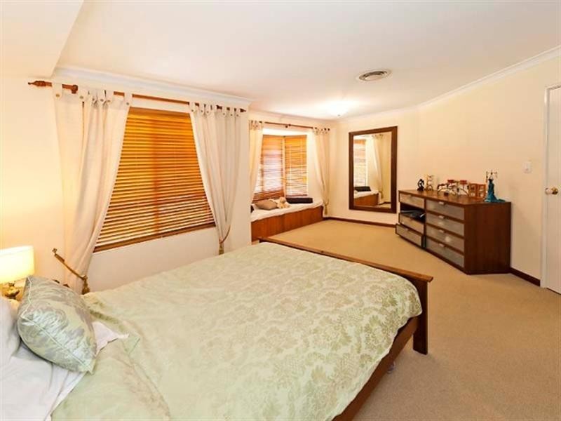 24 Gentle Circle, South Guildford WA 6055