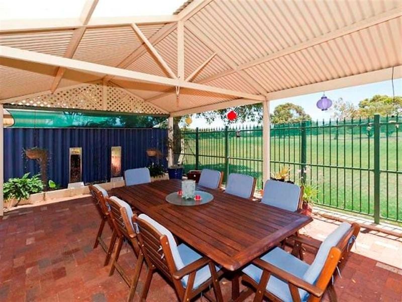 24 Gentle Circle, South Guildford WA 6055