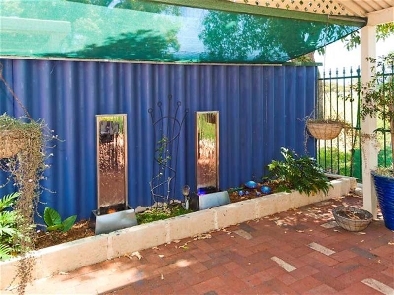 24 Gentle Circle, South Guildford WA 6055