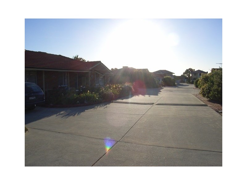 4/11 Elvire Street, Viveash WA 6056