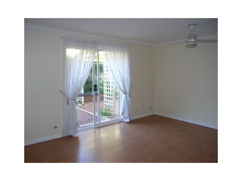 4/11 Elvire Street, Viveash WA 6056