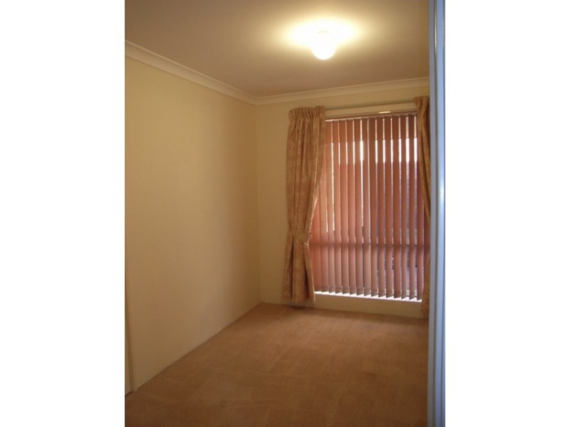 4/11 Elvire Street, Viveash WA 6056