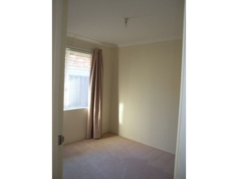 4/11 Elvire Street, Viveash WA 6056