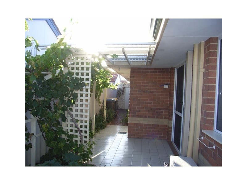 4/11 Elvire Street, Viveash WA 6056