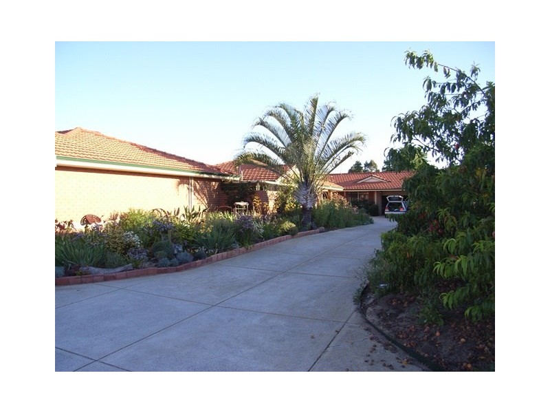 4/11 Elvire Street, Viveash WA 6056