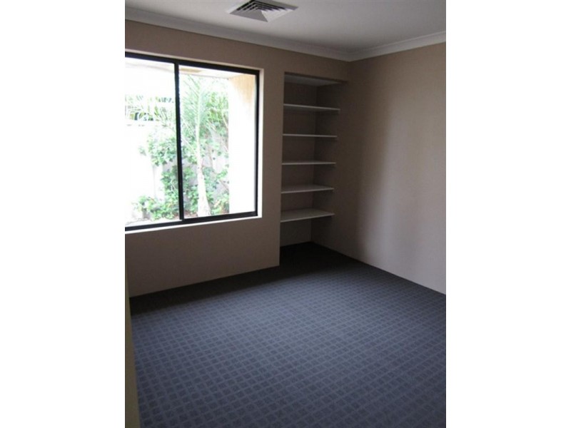 39 Kangaroo Entrance, Stratton WA 6056