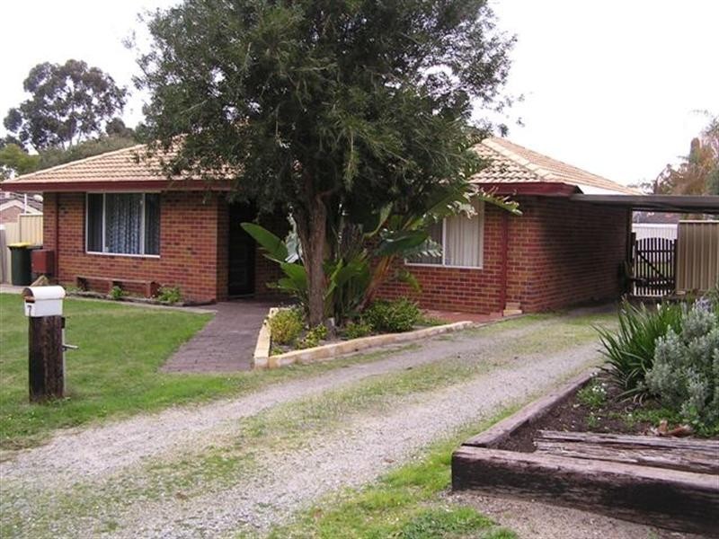 7 Pine Gap, Swan View WA 6056