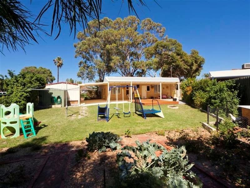 4 Horner Way, Herne Hill WA 6056