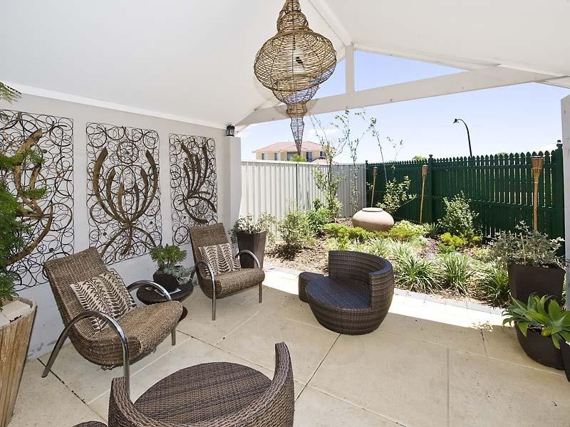 11A Aquaviva Circle, Viveash WA 6056