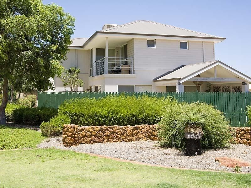 11A Aquaviva Circle, Viveash WA 6056