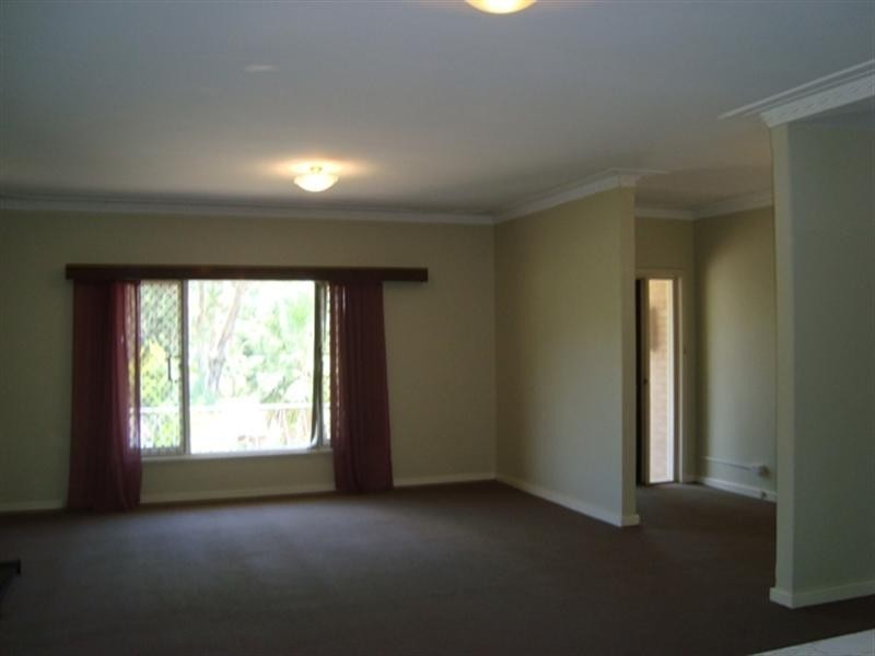 14 Stirling Close, Swan View WA 6056