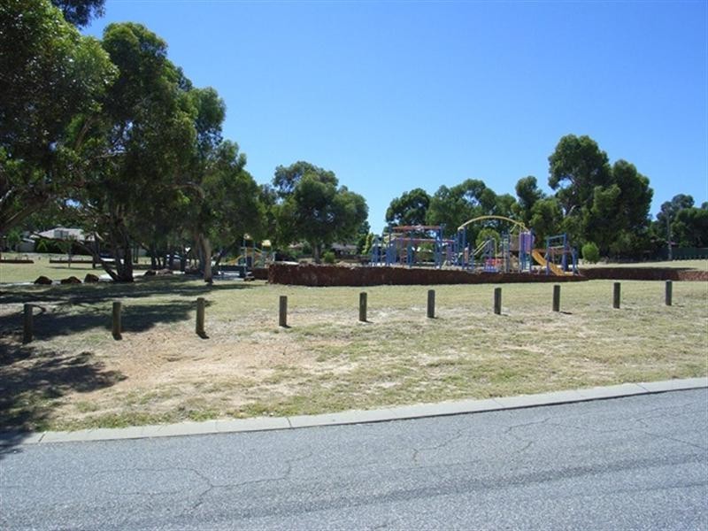 32 Coolga Road, Koongamia WA 6056