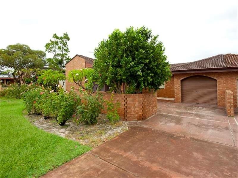 1/82 B Naunton Way, Eden Hill WA 6054