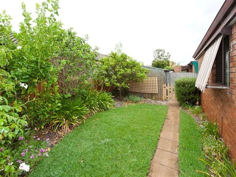 1/82 B Naunton Way, Eden Hill WA 6054