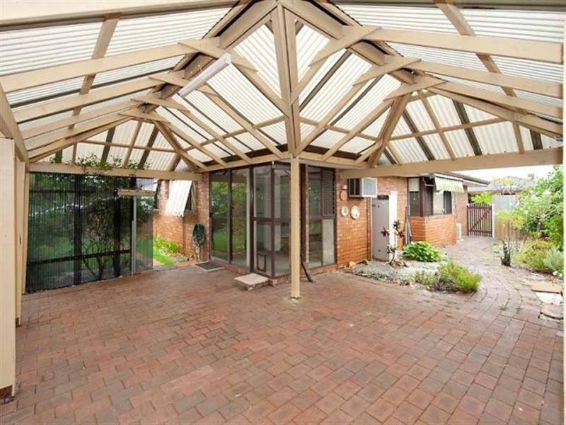 1/82 B Naunton Way, Eden Hill WA 6054