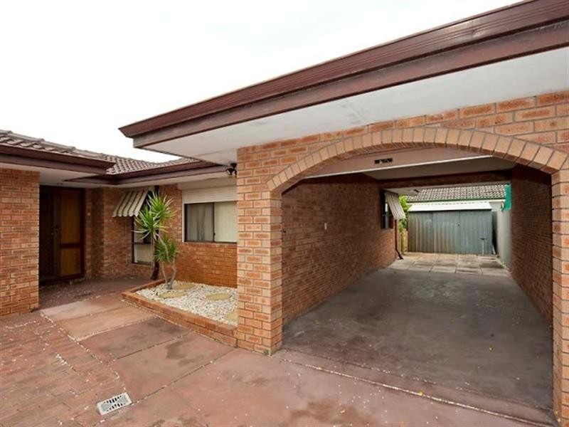 1/82 B Naunton Way, Eden Hill WA 6054
