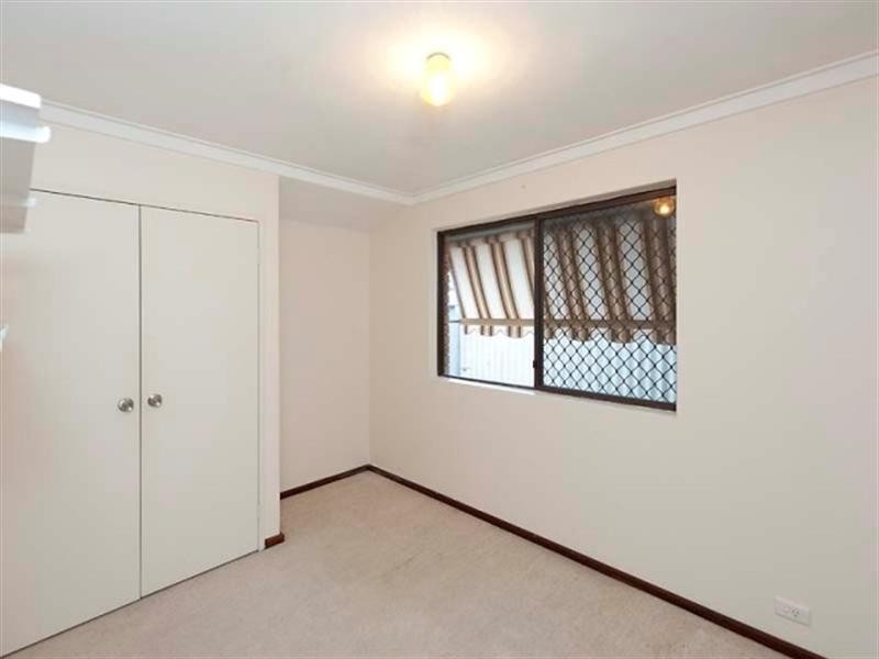 1/82 B Naunton Way, Eden Hill WA 6054