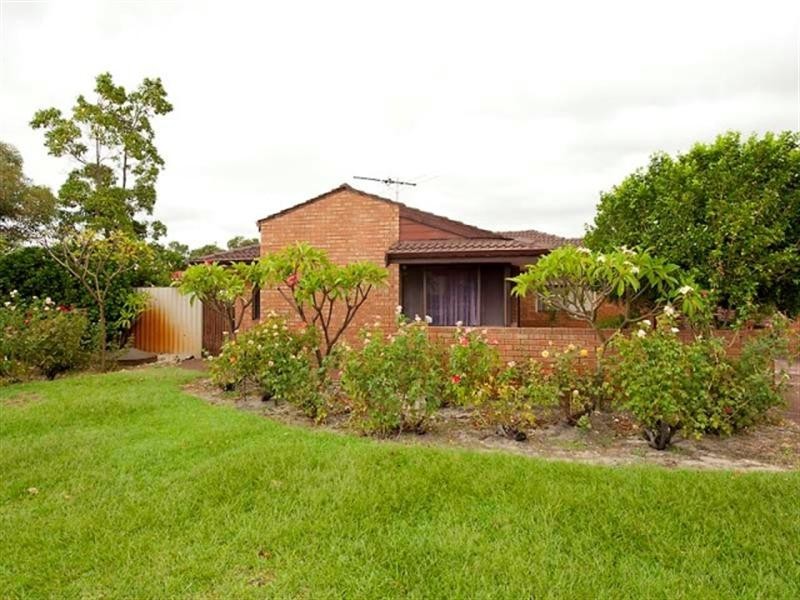1/82 B Naunton Way, Eden Hill WA 6054