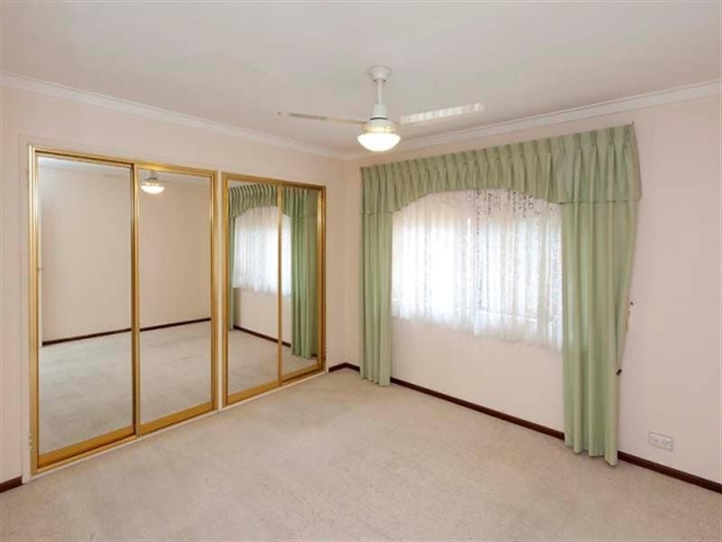 1/82 B Naunton Way, Eden Hill WA 6054