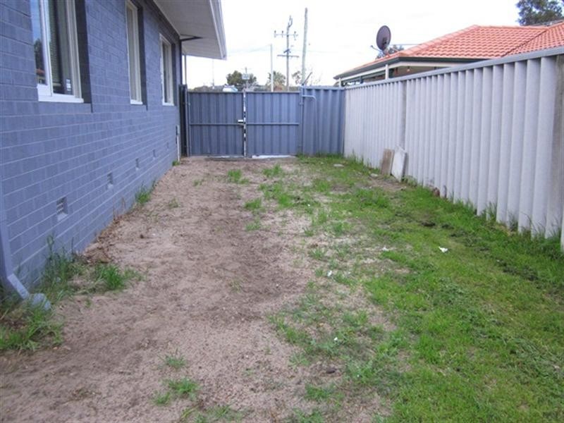 77 Beaconsfield Avenue, Midvale WA 6056