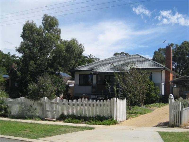 7 Wangalla Road, Koongamia WA 6056